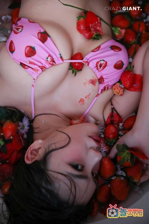 딸기녀2