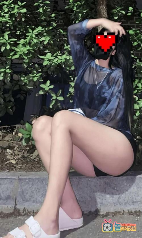 만지고 싶은 허벅지
